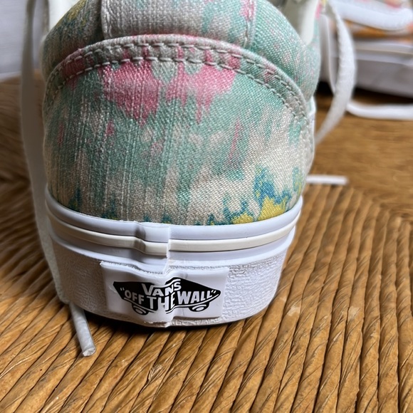 Vans Shoes - Pastel Vans! Excellent Condition. Size 6